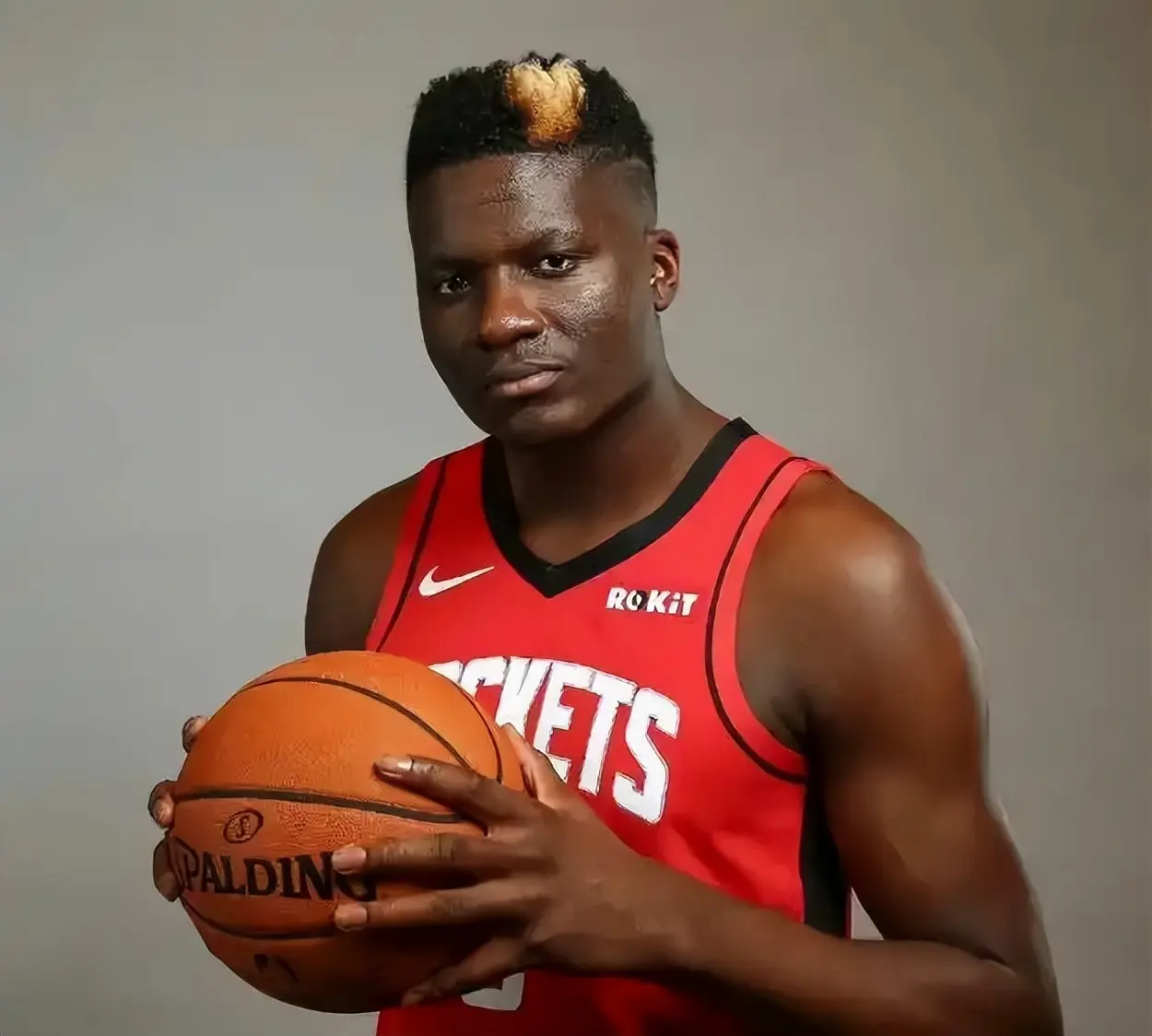 他的防守不, 交易