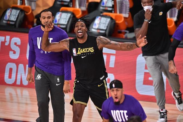 杉矶, 熟悉队友