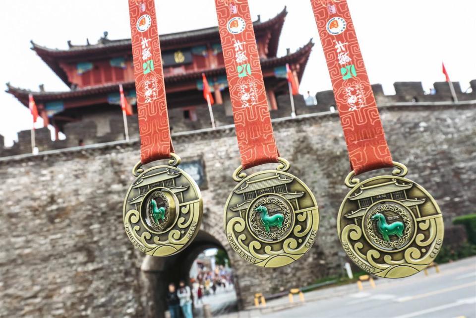 既保留了简, 化厚度与现