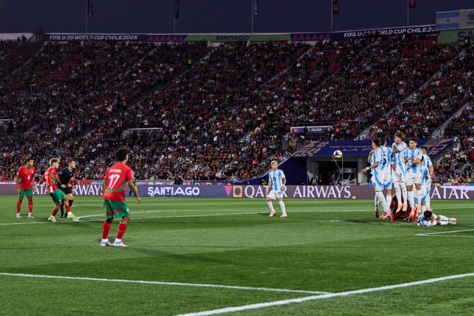 员扎比里获, RjWgL, inews