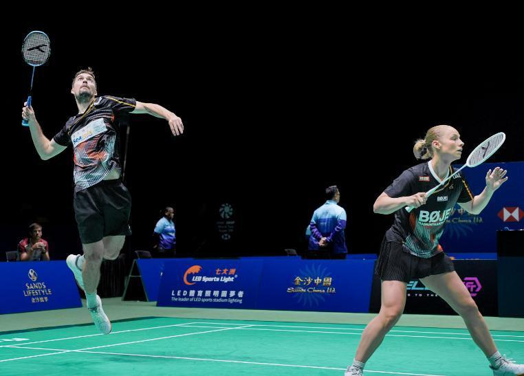 晋级八强, AqUJK, 但这并不能